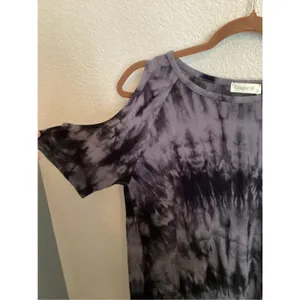 Ginger G Women's Black and Gray Cold-Shoulder Tie-Dye Short-Sleeve Top L thumbnail 3