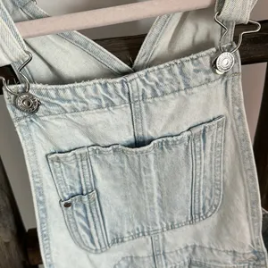 Hennes & Mauritz NWOT light wash denim blue boho high rise 90’s overall Shorts size XS thumbnail 8