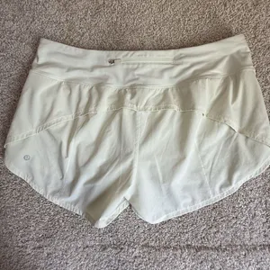 Lululemon Women’s Speed Up Short Light Green Size 14 Athletic Gym Yoga Run thumbnail 6