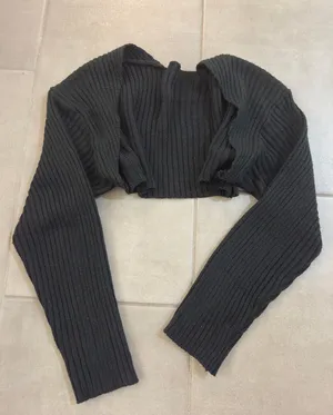 SheIn Cropped Black Cardigan thumbnail 3