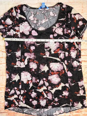 Simply Vera Vera Wang | Plum & Black Floral Crinkle Short Sleeve Blouse thumbnail 2