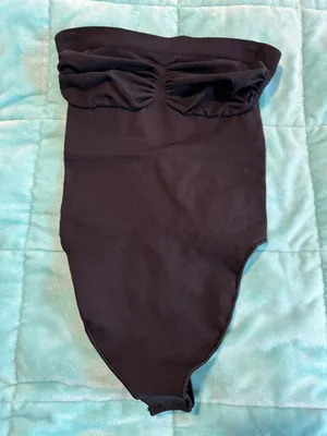 SKIMS Strapless Sculpt Thong Bodysuit thumbnail 1