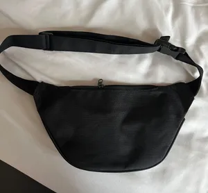 Black Fannypack thumbnail 2