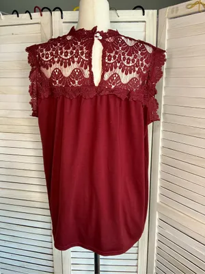 Women’s short sleeve Lace Insert top size l Red Size L thumbnail 3