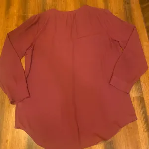 Apt. 9 Women's Blouse Large Burgundy Button Down LongSleeve thumbnail 8