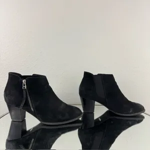 VIONIC Black Leather Suede Sterling Zipper Low Heel Preppy Fall Ankle Booties thumbnail 3