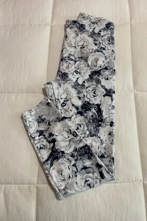 Athletic Workout Leggings Size M thumbnail 1