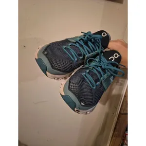 On Cloud Blue Running Shoes size 8.5 Womens thumbnail 4