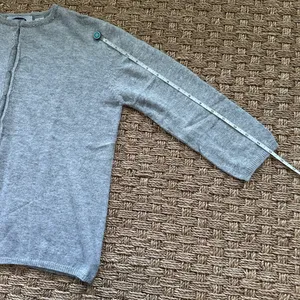 Women’s Old Navy Gray Solid Knit Button Front Round Neck Cardigan Sweater S thumbnail 8