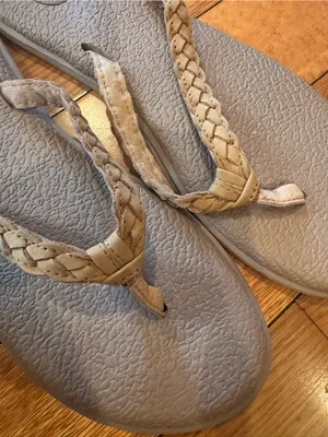 Sanuk Yoga Braid Leather Flip Flops Tan Beige Size 10 EUC thumbnail 2