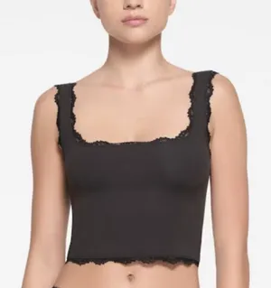 SKIMS Fits Everybody Lace Tank Top thumbnail 1