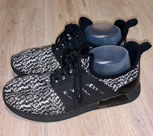 Black & white comfy athletic sneakers woman’s 9 thumbnail 1
