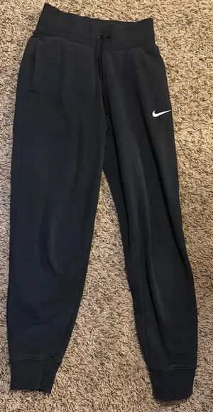 Nike Sweatpants thumbnail 1