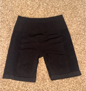 Aurola Amazon Biker Shorts Black Scrunch thumbnail 2