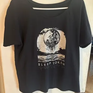 Sleep Token Scoop Neck Size L thumbnail 1
