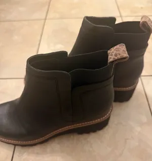 Dolce Vita Black Leather Chelsea Ankle Boots with Leopard Pull Tab thumbnail 1
