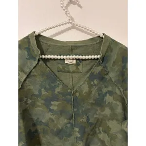 Anthropologie Pilcro Reworked Camo Sweatshirt Popover V-Neck Cropped Oversized thumbnail 6