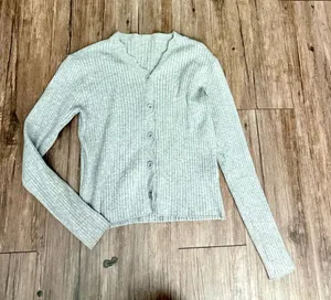 Dazy Gray Ribbed Button-Up Women's Sweater Cardigan Scalloped Trim Size XSmall thumbnail 1