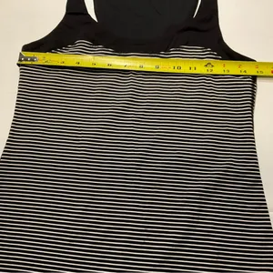Lululemon Run: First Base Tank
Hyper Stripe Black Ghost / Black Sz 8 thumbnail 4