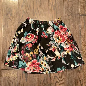 Abercrombie and fitch floral skirt size small thumbnail 2