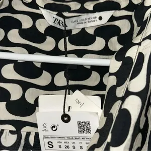 Zara Black & White Printed Mini Oversized Dress(Size Small) thumbnail 7