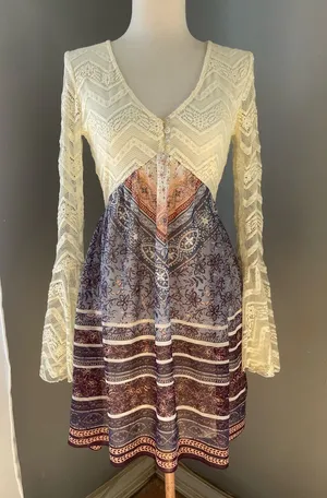 VENUS Lace Bodice Long bell Sleeve V-Neck Dress in Cream and Navy thumbnail 1