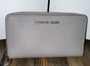 Like new!  wristlet wallet! thumbnail 1