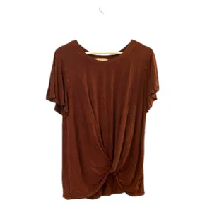 Altar'd State Size Medium Maroon Twist Front Top thumbnail 2