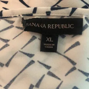 Banana Republic size XL top thumbnail 4