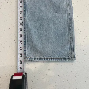 Aritzia Denim‎ Forum The '90s Edie Lo-Rise Cargo Jeans Size 25 thumbnail 12