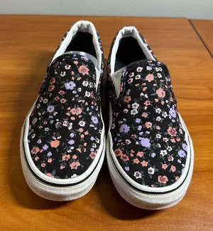 Vans Classic Slip On Black Floral Canvas Sneaker Shoe Skate Casual‎ Girly W6.5 thumbnail 1
