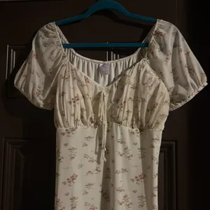 XL Xhilaration floral ivory short 90s dress thumbnail 3