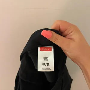 Express size 6R skinny mid rise dress pants black thumbnail 7