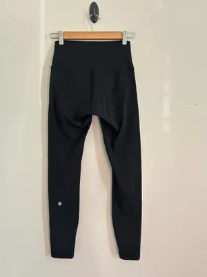 Women’s Lululemon Black Wunder Under High Rise Leggings size 6 24” thumbnail 2