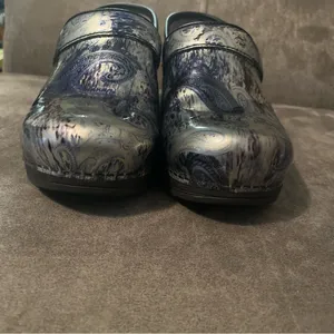 Dansko Metallic Silver and Blue Paisley LT Clogs eu37 us 7 thumbnail 7
