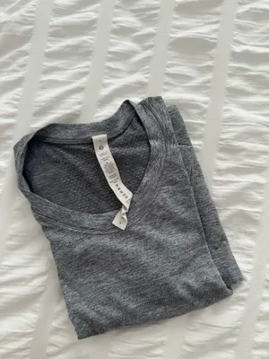 Lululemon Top thumbnail 2