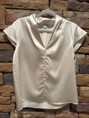 Calvin Klein Women's Cream Satin V-Neck Cap Sleeve Top-Medium thumbnail 1