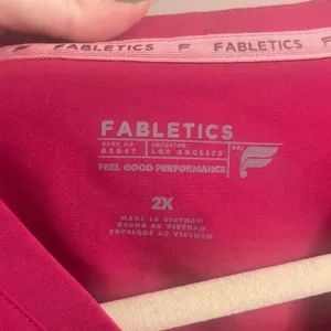 ✨Fabletics Method Flex 2-Pocket Scrub Sz 2X Pink Top✨ thumbnail 8