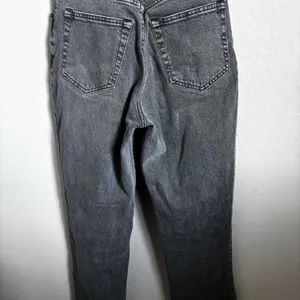 Abercrombie Curve Love 90s Straight Ultra High Rise Grey‎ Jeans Size 26/2S thumbnail 5