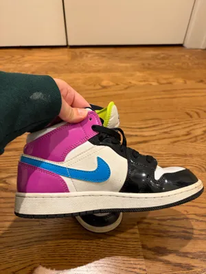 Nike Jordan’s  thumbnail 4