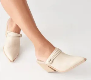 NEW Dolce Vita Sita Mules 9 Sand Nubuck Pointed Toe Block Heel Leather Slip On thumbnail 1