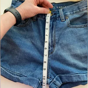 American Eagle Women’s Mom Jean Shorts size 0 thumbnail 4