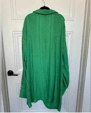 Pretty Little Thing Textured Gathered Detail Long Sleeve Shirt Dress thumbnail 6