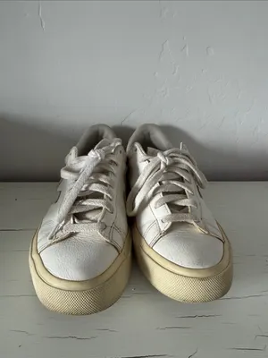 VEJA Campo Sneakers Women’s 7 White Leather Beige Suede V Logo Low Top Shoes thumbnail 2