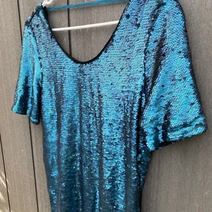 Honey Punch Sequin Dress NWT thumbnail 4