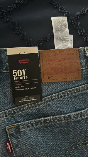 Levi's 501 Shorts NWT size 25 thumbnail 3