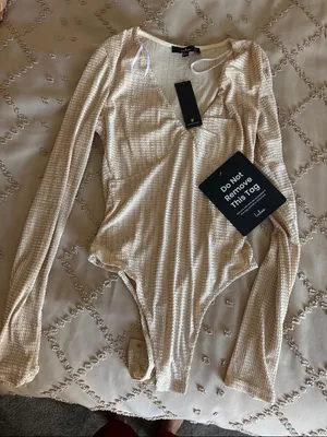 NWT: Lulus Stelly Shiny Light Beige Velvet Textured Long Sleeve Bodysuit thumbnail 2