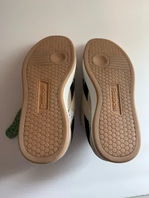 Reebok Unisex Sneakers Size 8 (25 cm) Beige & Black – New Without Box thumbnail 4
