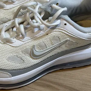 Nike Air Max AP Sneakers Womens 8 White Silver CU4870-102 Running Shoes Gym thumbnail 4