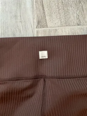 Vuori Brand New Women’s Inversion Ribbed Legging In Java Medium thumbnail 9